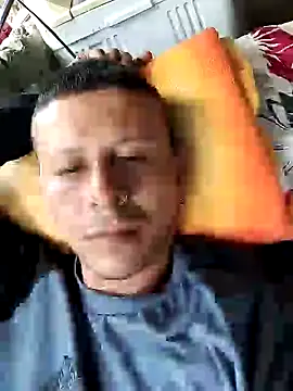 Somospareja1987 online show from October 23, 2025, 5:33 pm