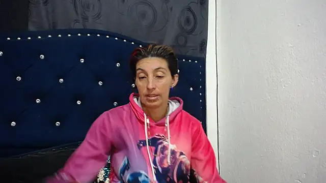 Snapshot of anyu1306 chatting on January 18, 2025, 5:10 am anyu1306 online show from January 18, 2025, 5:10 am