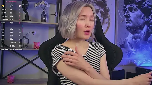 ReiYosimoto online show from January 18, 2026, 9:24 am