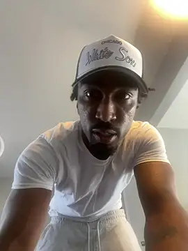 Snapshot of LawrenceBanques chatting on March 14, 2025, 6:07 pm LawrenceBanques online show from March 14, 2025, 6:07 pm