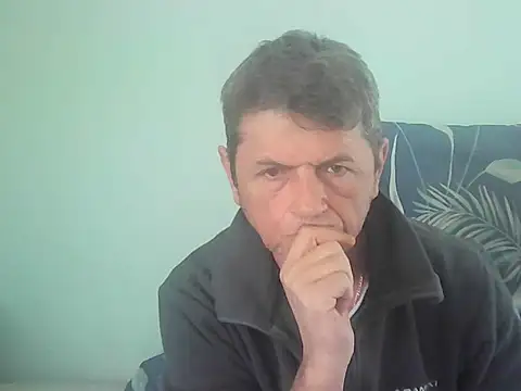 Snapshot of czarek888 chatting on April 12, 2026, 1:38 pm czarek888 online show from April 12, 2026, 1:38 pm
