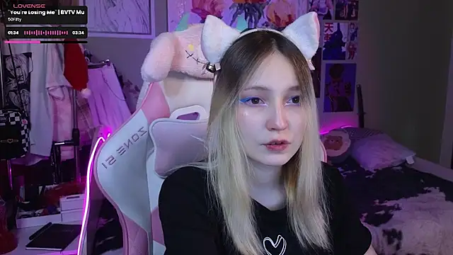 Evie Ro online show from January 6, 2025, 8:39 pm