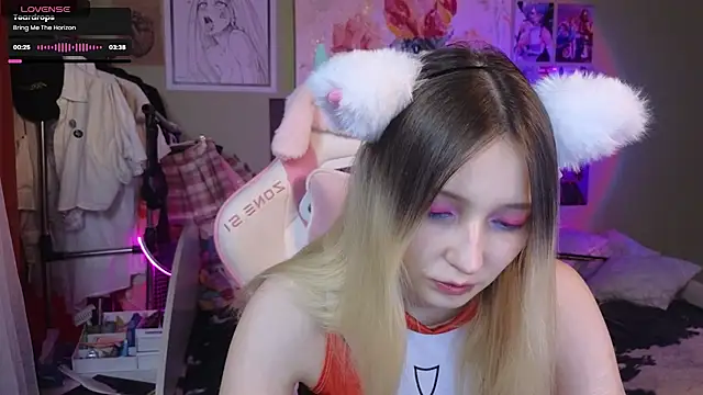 Evie Ro online show from February 12, 2025, 8:29 pm