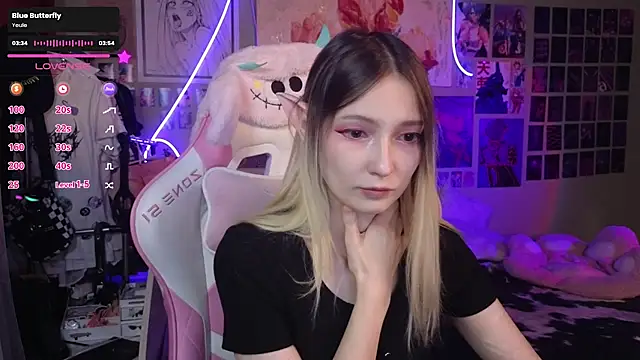 Evie Ro online show from March 22, 2025, 11:53 pm