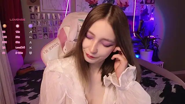 Evie Ro online show from May 2, 2026, 1:32 am