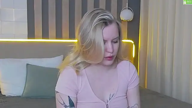 AmaliaBell online show from May 14, 2026, 4:25 pm