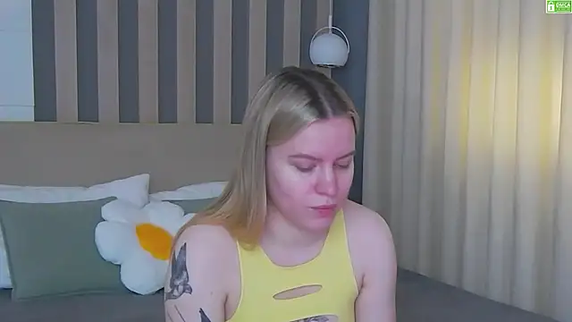 AmaliaBell online show from May 19, 2026, 1:17 pm