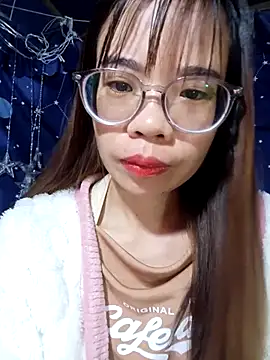   Mai-love19   online show from December 4, 2025, 11:02 pm