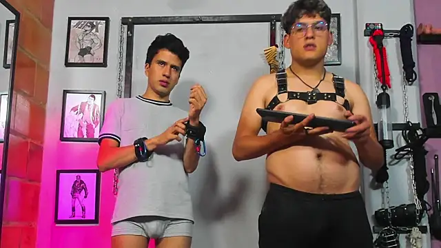 dom2travelersss online show from February 20, 2025, 4:57 pm