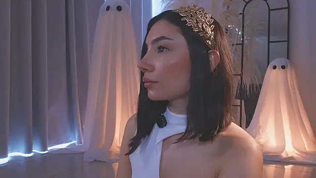 AmyArmstrong online show from October 29, 2025, 8:32 pm