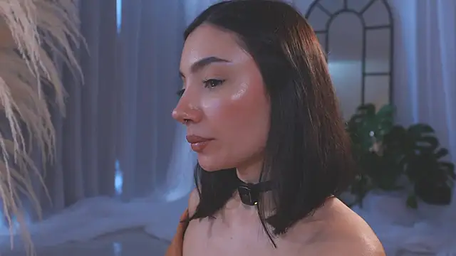 AmyArmstrong online show from November 17, 2025, 9:31 pm