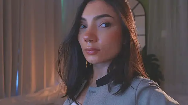 AmyArmstrong online show from November 28, 2025, 8:55 pm