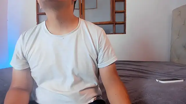 Snapshot of oliver_price1 chatting on July 29, 2026, 11:52 am oliver price1 online show from July 29, 2026, 11:52 am