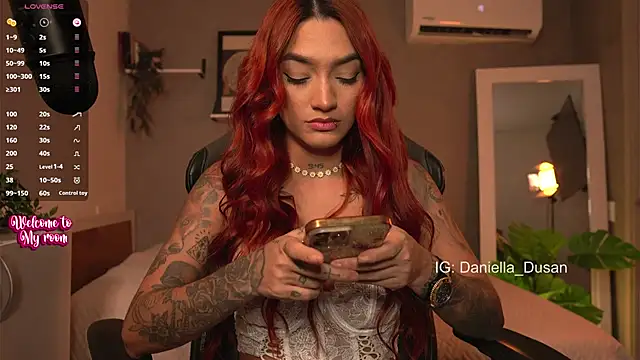 DaniDusan  online show from December 5, 2024, 9:06 pm