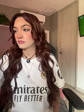 Snapshot of DaniDusan_ chatting on April 7, 2026, 7:47 pm DaniDusan online show from April 7, 2026, 7:47 pm