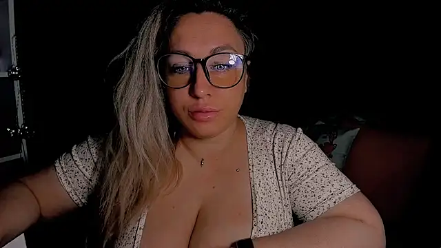 CumOnMy Tits online show from April 29, 2026, 1:21 am