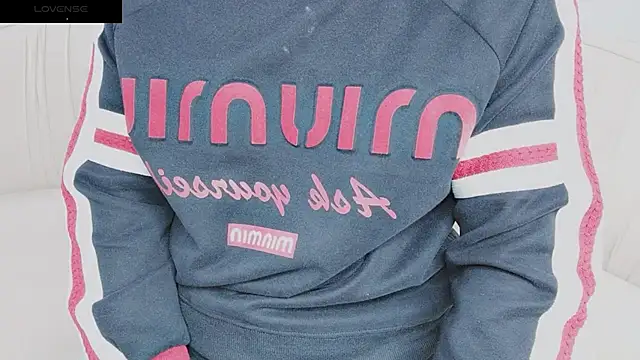 Snapshot of Sophie_Secret chatting on December 24, 2024, 8:16 pm Sophie Secret online show from December 24, 2024, 8:16 pm