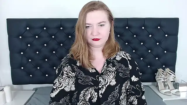 LaraDream online show from February 26, 2025, 8:33 pm