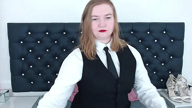 LaraDream online show from March 7, 2025, 6:33 pm