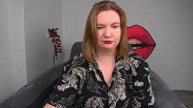 Snapshot of LaraDream chatting on July 6, 2026, 2:47 pm LaraDream online show from July 6, 2026, 2:47 pm