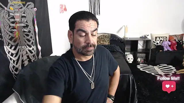 Snapshot of soyelcarlitos_ chatting on April 5, 2026, 5:04 am soyelcarlitos online show from April 5, 2026, 5:04 am