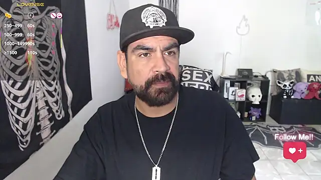 Snapshot of soyelcarlitos_ chatting on May 3, 2026, 5:41 pm soyelcarlitos online show from May 3, 2026, 5:41 pm