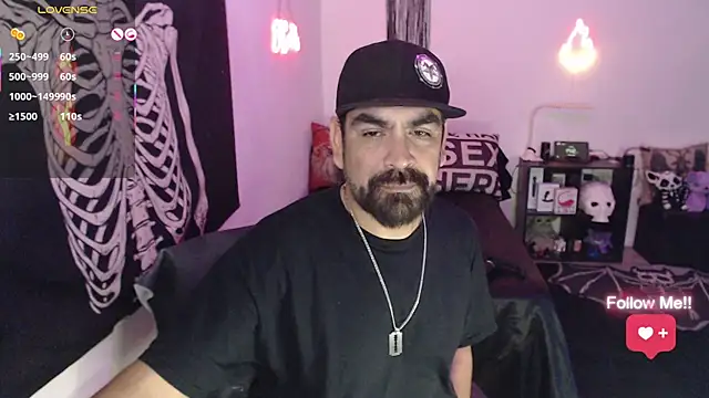 Snapshot of soyelcarlitos_ chatting on May 8, 2026, 11:10 pm soyelcarlitos online show from May 8, 2026, 11:10 pm