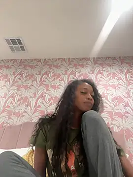 mismialove online show from May 12, 2026, 9:17 am