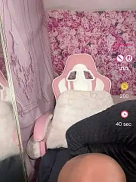 mismialove online show from May 24, 2026, 1:38 pm
