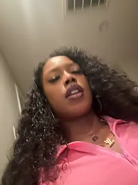 mismialove online show from May 28, 2026, 10:23 am