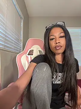 mismialove online show from June 4, 2026, 1:17 pm