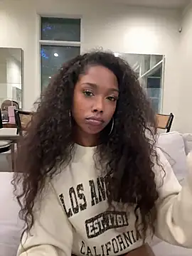 mismialove online show from June 13, 2026, 12:25 pm