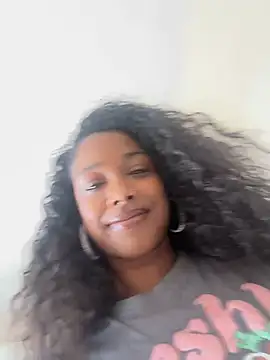 mismialove online show from June 15, 2026, 9:17 pm