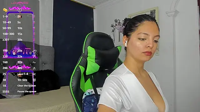 susan smith18 online show from October 6, 2025, 12:57 pm