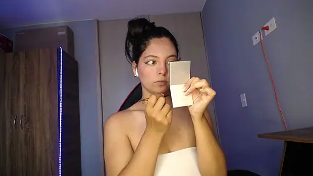 susan smith18 online show from December 3, 2025, 2:04 pm