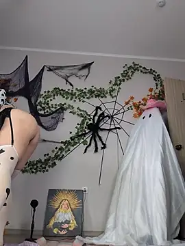 Snapshot of Silvia_Santorskii chatting on October 27, 2025, 9:35 am Silvia Santorskii online show from October 27, 2025, 9:35 am