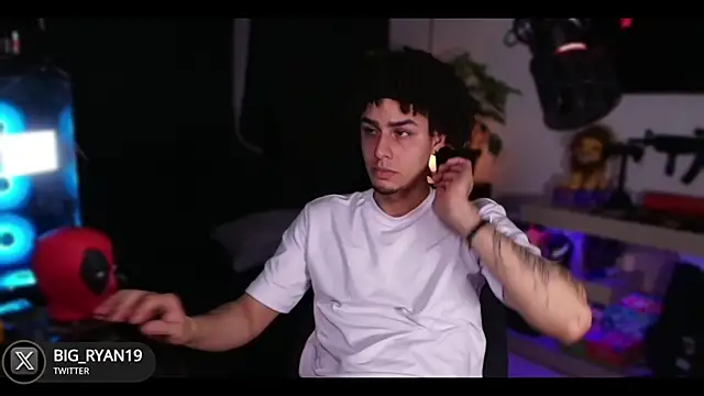 bigryann23 online show from January 19, 2025, 1:00 am