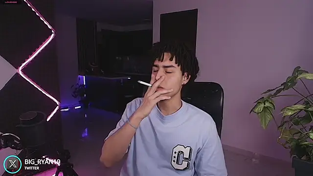 bigryann23 online show from November 16, 2025, 2:28 am