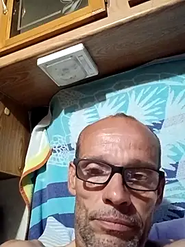 lelandm77 online show from April 17, 2026, 12:35 am